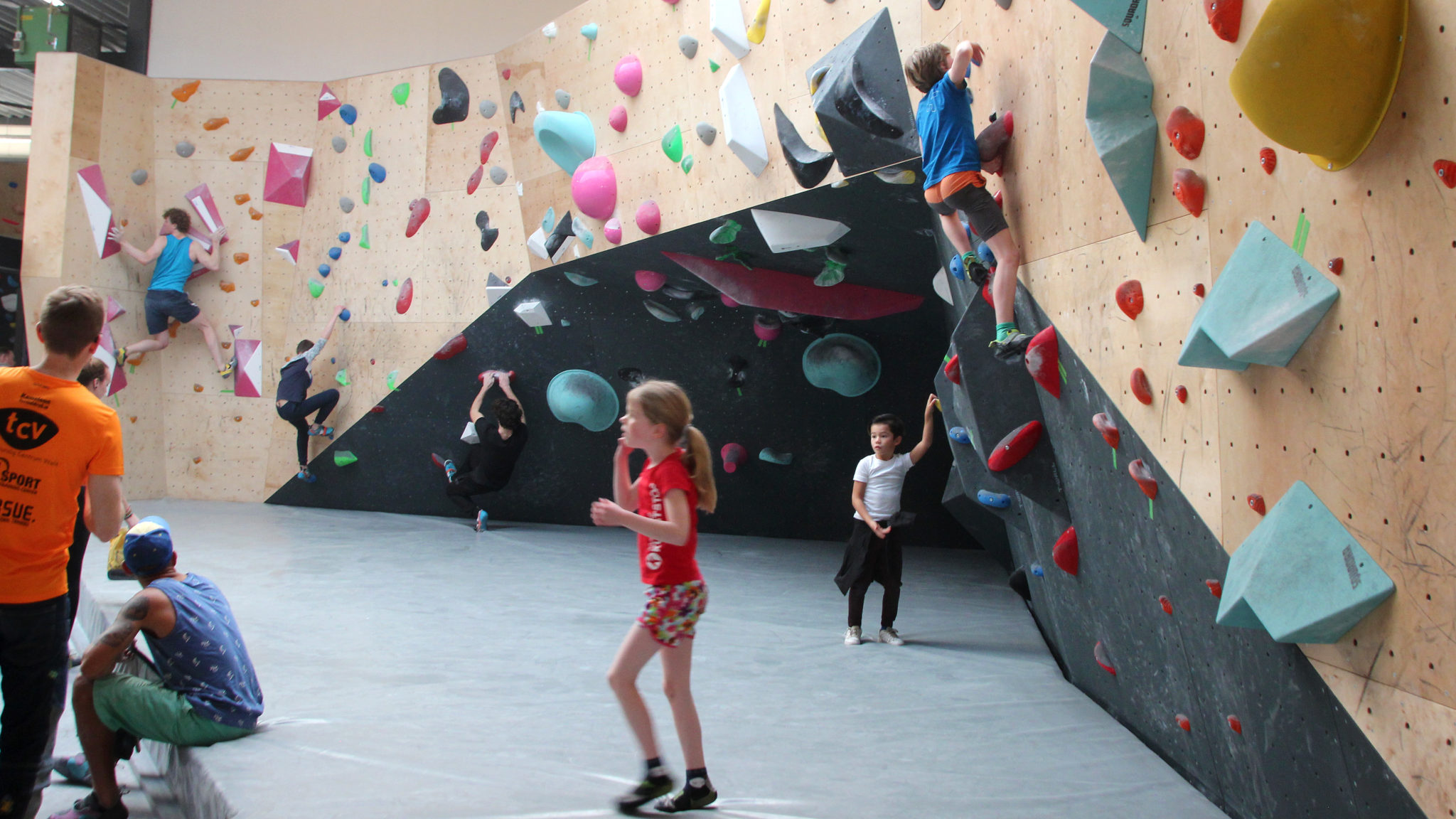 Revolt Bouldering Gym – Boulderhal Delft